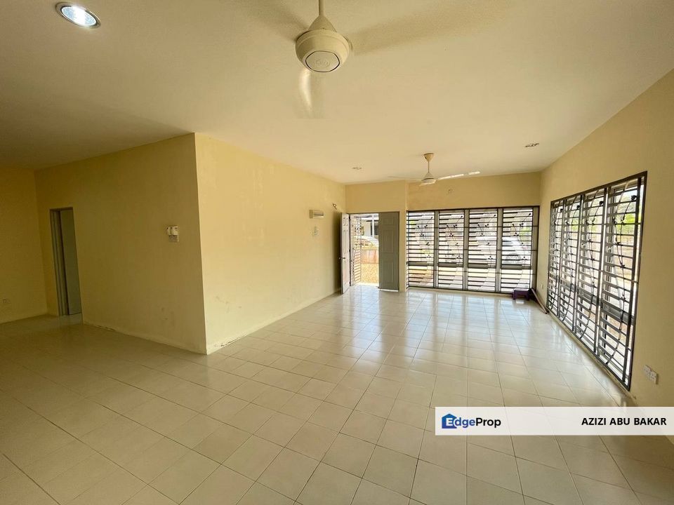 Semid corner lot Bandar satellite muadzam shah , Pahang, Muadzam Shah