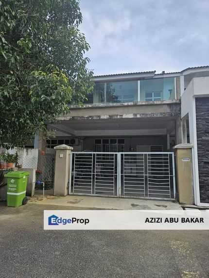 Teres 2 tingkat indera mahkota 3 taman shazan, Pahang, Kuantan