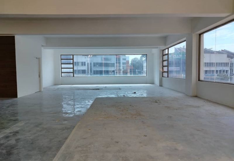 Ritze Perdana Business Center