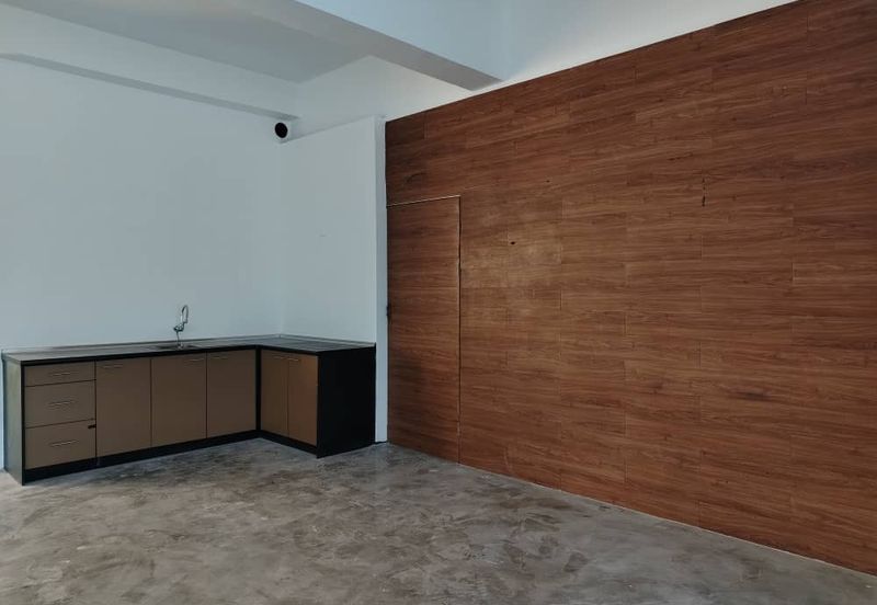 Ritze Perdana Business Center