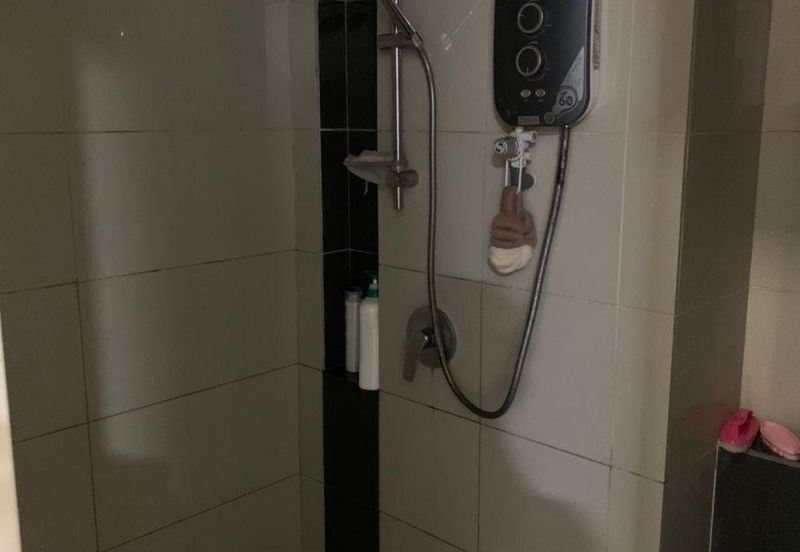 Pandora @ Tropicana Metropark