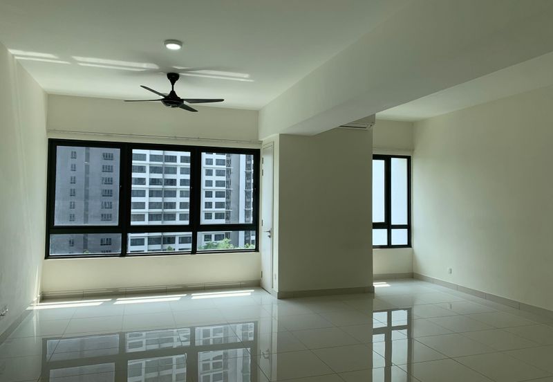 Pandora @ Tropicana Metropark