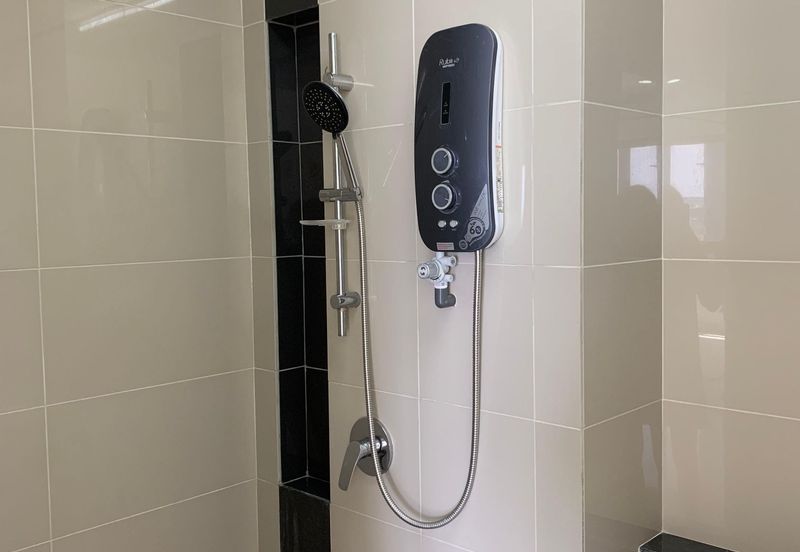 Pandora @ Tropicana Metropark