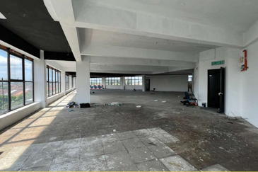 Taipan Business Centre, USJ 10