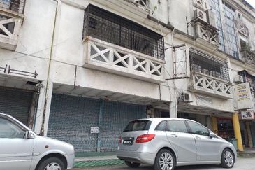 Taman Kinrara Seksyen 1