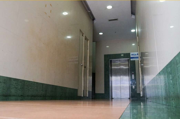 Taipan Business Centre, USJ 10