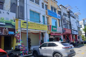 Kemuning Utama Commercial Centre