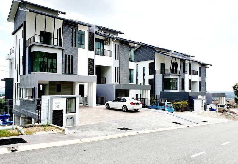 Kingsley Hills @ Putra Heights