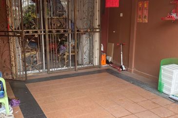 Jalan Putra Indah 9/15