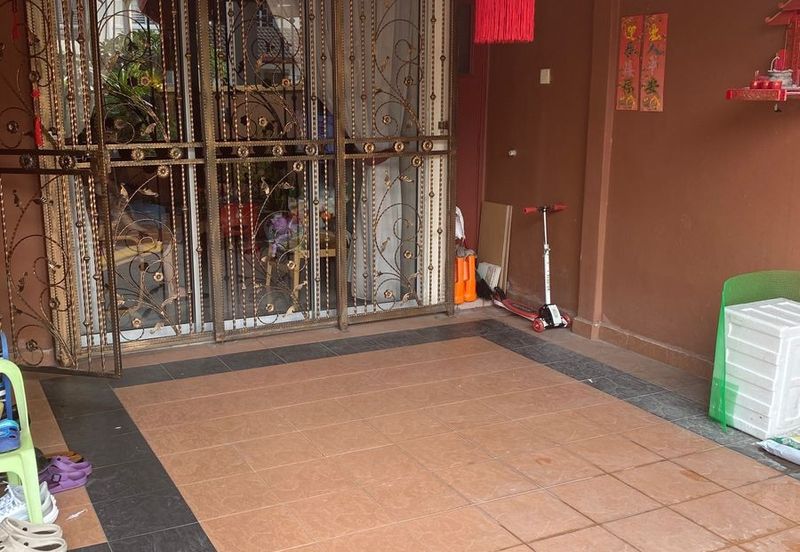 Jalan Putra Indah 9/15