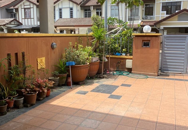 Jalan Putra Indah 9/15