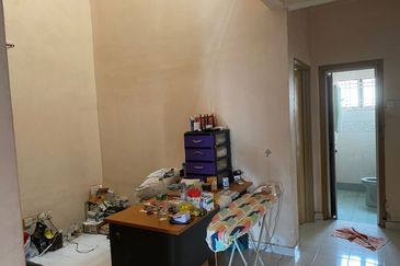 Jalan Putra Indah 9/15