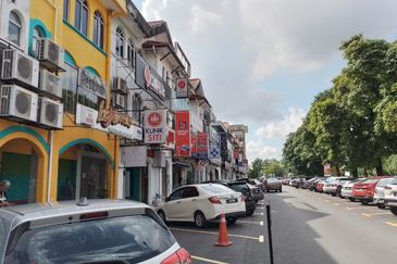 Taipan Business Centre, USJ 10