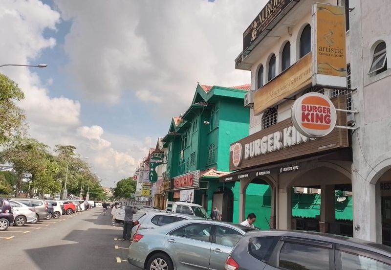 Taipan Business Centre, USJ 10