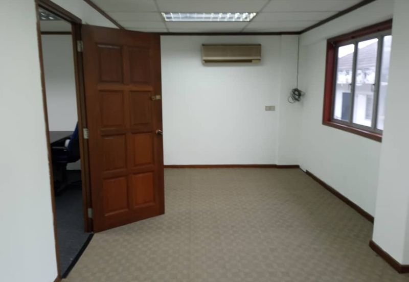 Taipan Business Centre, USJ 10
