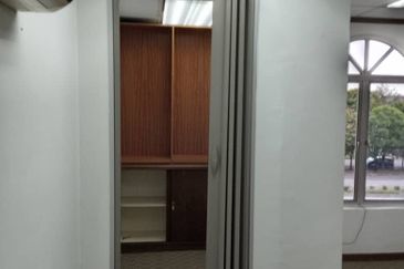 Taipan Business Centre, USJ 10