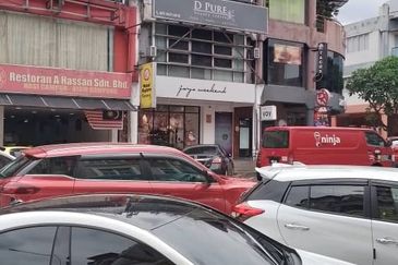 Taipan Business Centre, USJ 10