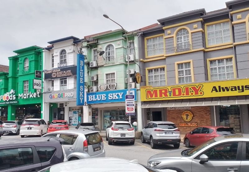 Taipan Business Centre, USJ 10