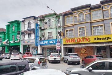 Taipan Business Centre, USJ 10