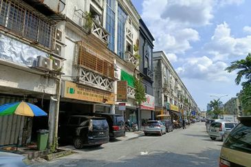 Taman Kinrara Seksyen 1