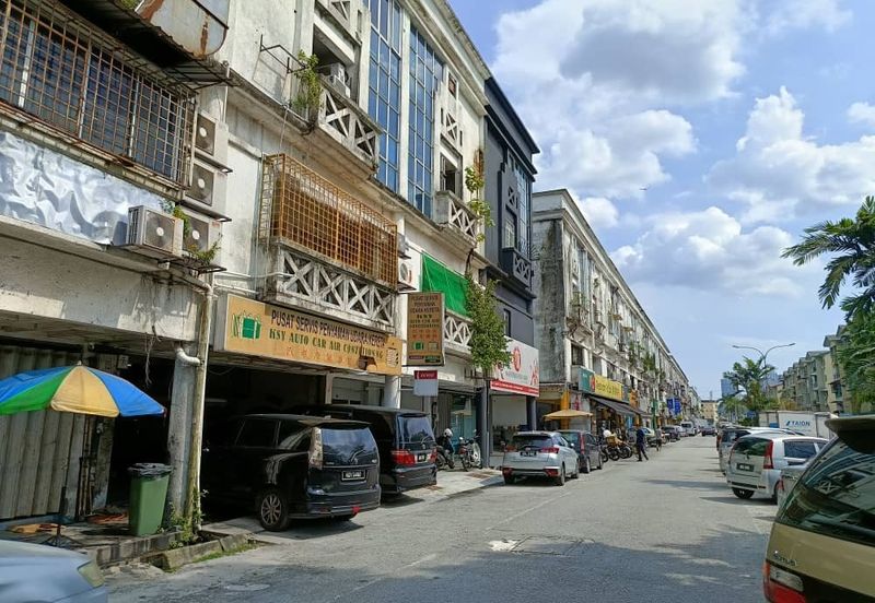 Taman Kinrara Seksyen 1