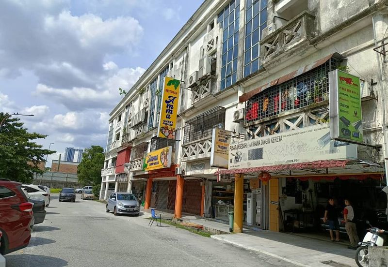 Taman Kinrara Seksyen 1