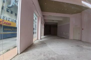 Taipan Business Centre, USJ 10