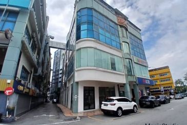 Taipan Business Centre, USJ 10