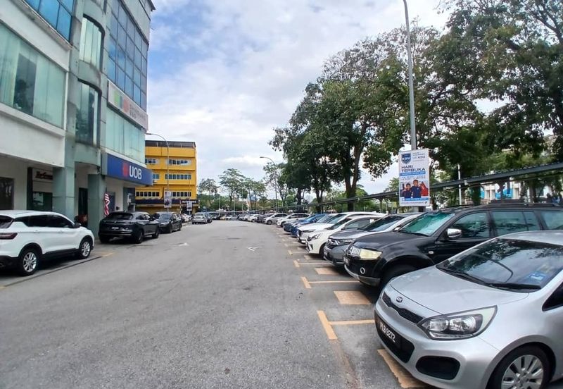 Taipan Business Centre, USJ 10