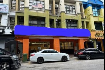 Adjoining Shop Selayang Jalan Paragon facing main road