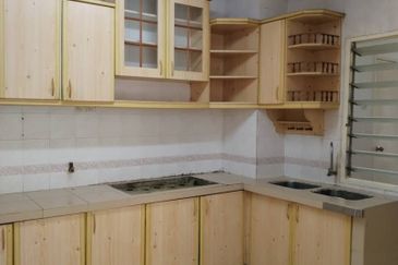 Gombak Idaman Putra setapak condominium lower floor for sales