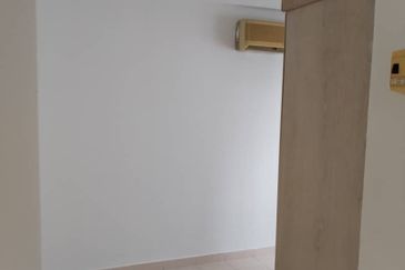 Gombak Idaman Putra setapak condominium lower floor for sales