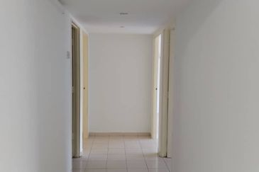 Gombak Idaman Putra setapak condominium lower floor for sales
