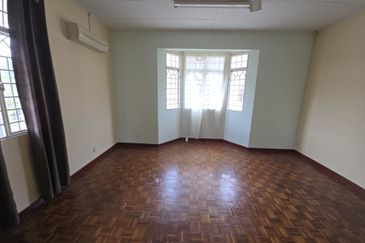 Taman Tasik Semenyih (Lake Residence)