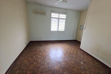 Taman Tasik Semenyih (Lake Residence)