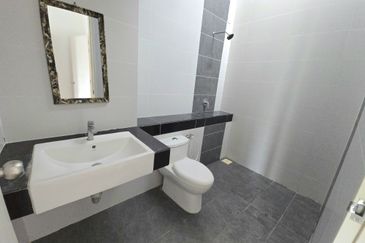 Cradleton @ Eco Majestic