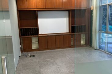 Detached Factory Warehouse & 2 Storey Office For Sales