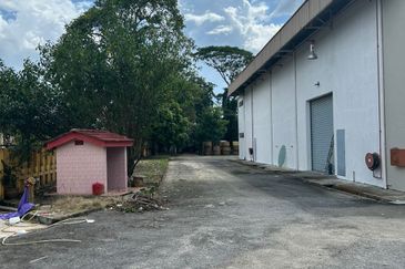 Detached Factory Warehouse & 2 Storey Office For Sales