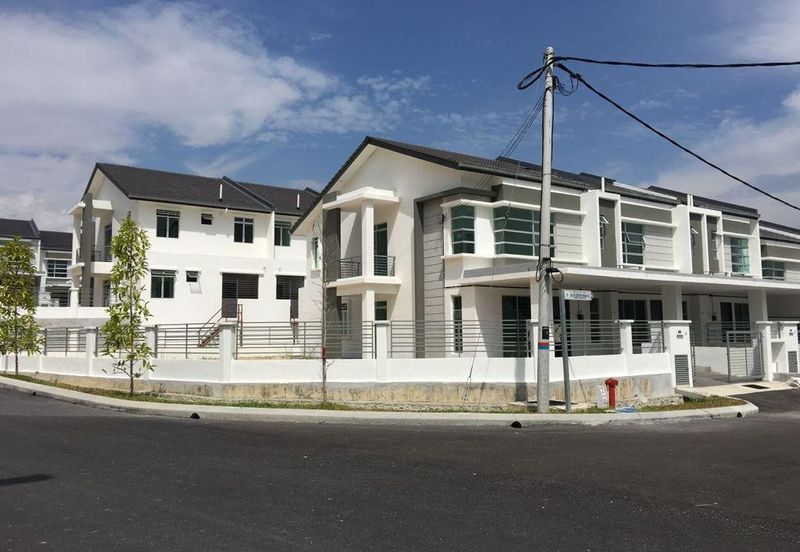 Corner Semenyih Mewah kaseh height 2 sty House Gated & Guarded