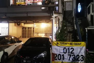 Townhouse TAMAN SAGA AMPANG