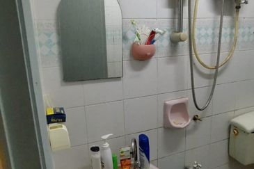 Townhouse TAMAN SAGA AMPANG