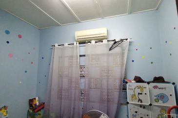 Townhouse TAMAN SAGA AMPANG