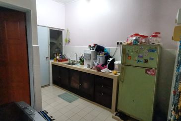 Townhouse TAMAN SAGA AMPANG