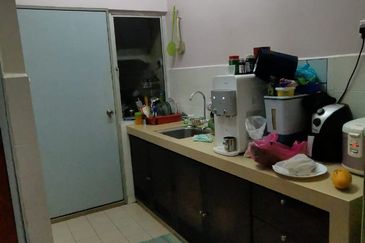 Townhouse TAMAN SAGA AMPANG