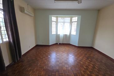 Taman Tasik Semenyih (Lake Residence)