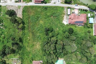 Kampung Sungai Pelong