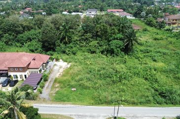 Kampung Sungai Pelong