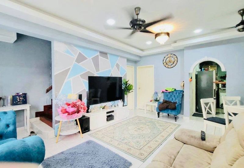 Persiaran Puncak Alam 1 