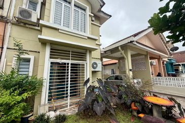 Persiaran Puncak Alam 1 