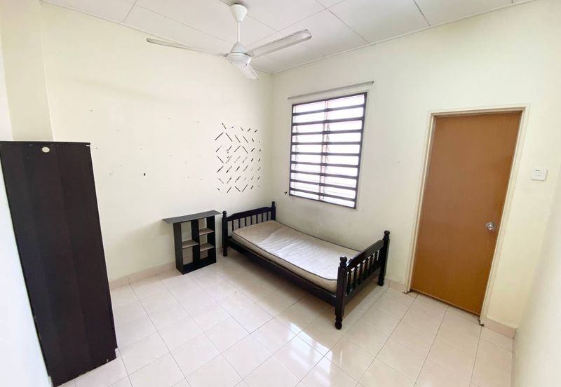 Persiaran Puncak Alam 1 